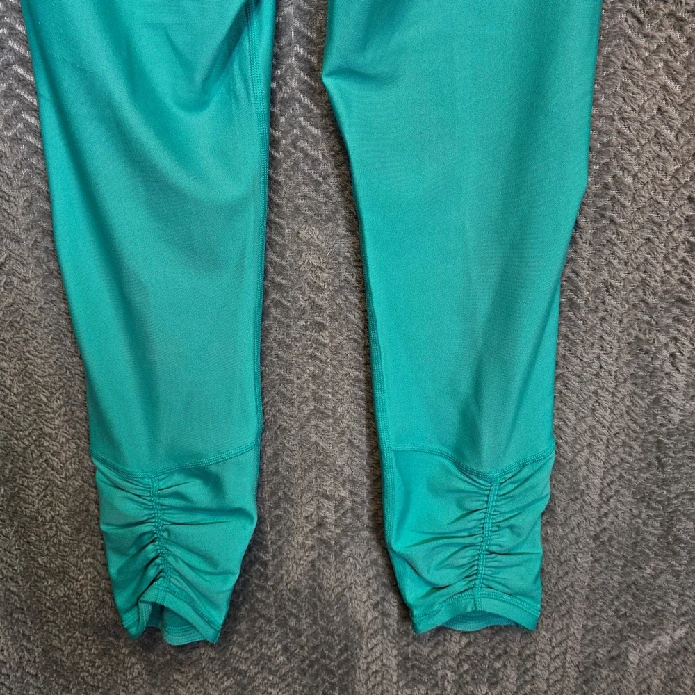 Under Armour HeatGear Teal Compression Cropped‎ Leggings Ruched High Rise Medium